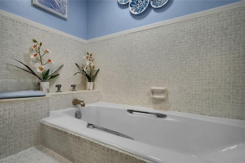 Casa en venta en Tamarac, Florida, 3 dormitorios, 309.55 m2 № 2053467 - foto 22