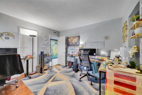 Casa en venta en Tamarac, Florida, 3 dormitorios, 309.55 m2 № 2053467 - foto 28