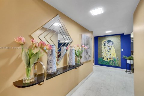 Casa en venta en Tamarac, Florida, 3 dormitorios, 309.55 m2 № 2053467 - foto 4