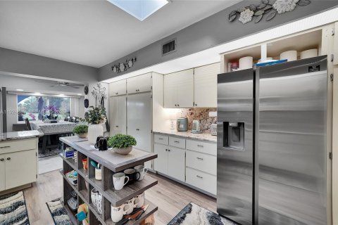 Casa en venta en Tamarac, Florida, 3 dormitorios, 309.55 m2 № 2053467 - foto 12