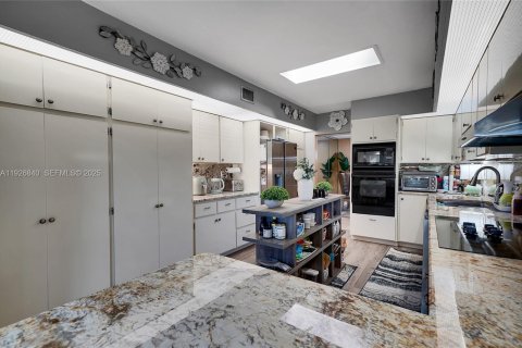 Casa en venta en Tamarac, Florida, 3 dormitorios, 309.55 m2 № 2053467 - foto 11