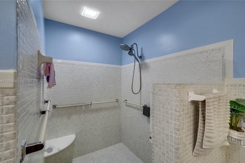 Casa en venta en Tamarac, Florida, 3 dormitorios, 309.55 m2 № 2053467 - foto 21