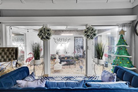 Casa en venta en Tamarac, Florida, 3 dormitorios, 309.55 m2 № 2053467 - foto 6