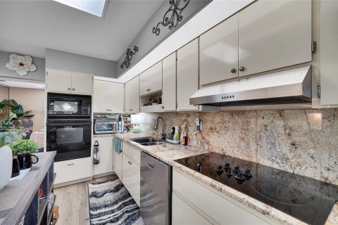 Casa en venta en Tamarac, Florida, 3 dormitorios, 309.55 m2 № 2053467 - foto 10