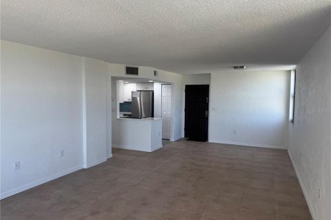 Condo in Ormond Beach, Florida, 2 bedrooms  № 1851732 - photo 8