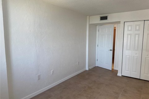 Condo in Ormond Beach, Florida, 2 bedrooms  № 1851732 - photo 12