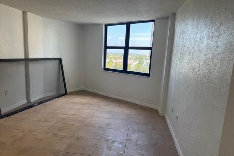 Condo in Ormond Beach, Florida, 2 bedrooms  № 1851732 - photo 11