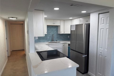 Condo in Ormond Beach, Florida, 2 bedrooms  № 1851732 - photo 6