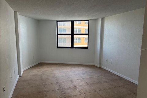 Condo in Ormond Beach, Florida, 2 bedrooms  № 1851732 - photo 9