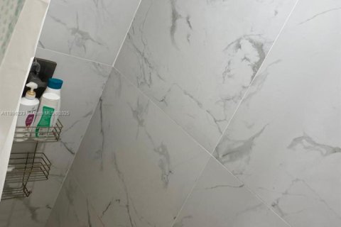 Condo in Sunny Isles Beach, Florida, 2 bedrooms  № 1950155 - photo 12