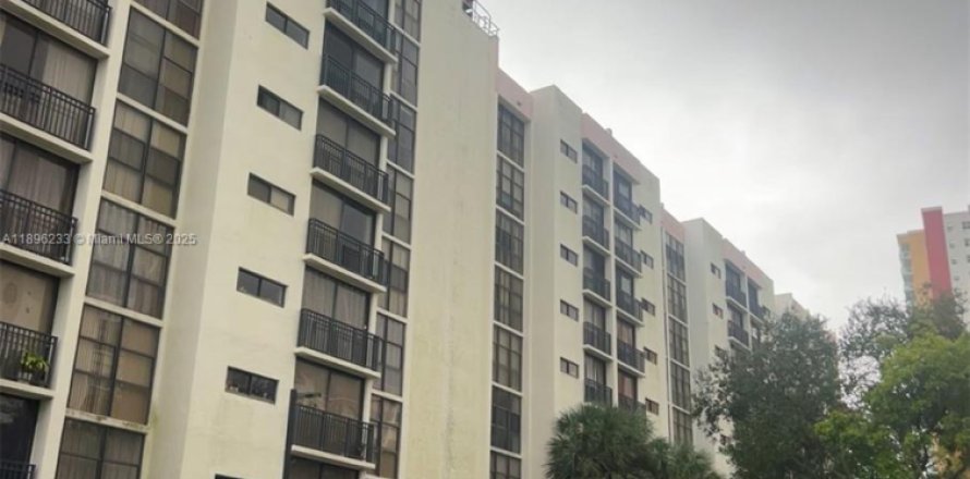 Condo à Sunny Isles Beach, Floride, 2 chambres № 1950155