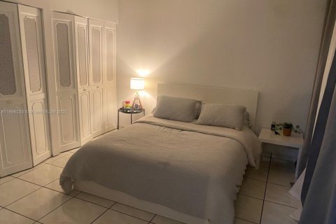 Condo in Sunny Isles Beach, Florida, 2 bedrooms  № 1950155 - photo 13