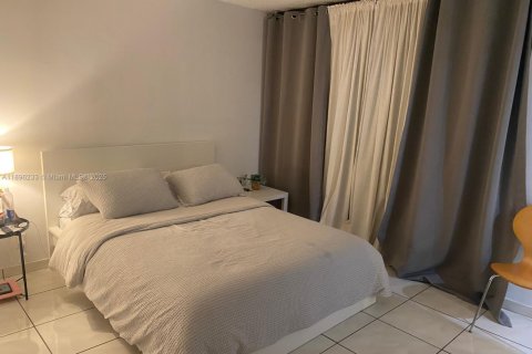 Condo in Sunny Isles Beach, Florida, 2 bedrooms  № 1950155 - photo 9