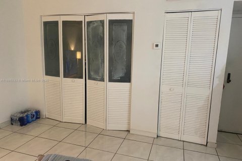 Condo in Sunny Isles Beach, Florida, 2 bedrooms  № 1950155 - photo 5