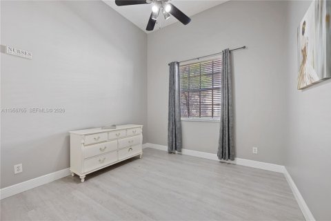 Casa en alquiler en Plantation, Florida, 5 dormitorios, 265.51 m2 № 2010686 - foto 18