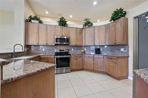 Casa en alquiler en Plantation, Florida, 5 dormitorios, 265.51 m2 № 2010686 - foto 27