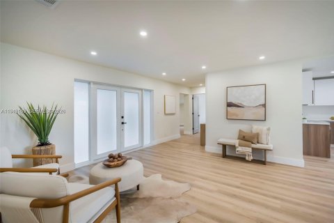 House in Fort Lauderdale, Florida 4 bedrooms, 164.81 sq.m. № 1999768 - photo 14