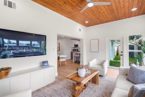 House in Fort Lauderdale, Florida 4 bedrooms, 164.81 sq.m. № 1999768 - photo 8