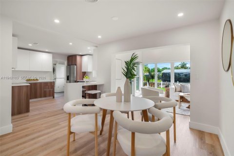 House in Fort Lauderdale, Florida 4 bedrooms, 164.81 sq.m. № 1999768 - photo 12