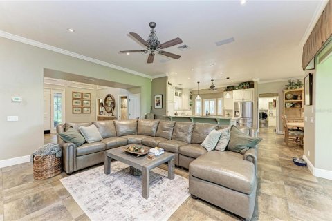 House in Punta Gorda, Florida 5 bedrooms, 507.53 sq.m. № 2166192 - photo 15