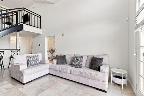 Condo in Tampa, Florida, 2 bedrooms № 2324523 - photo 20