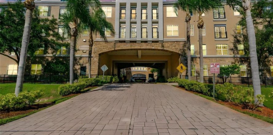 Condo in Tampa, Florida, 2 bedrooms № 2324523