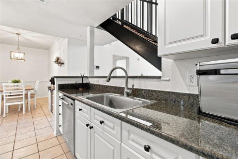 Condo in Tampa, Florida, 2 bedrooms № 2324523 - photo 7