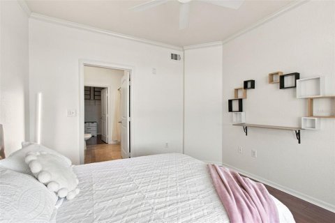 Condo in Tampa, Florida, 2 bedrooms № 2324523 - photo 23