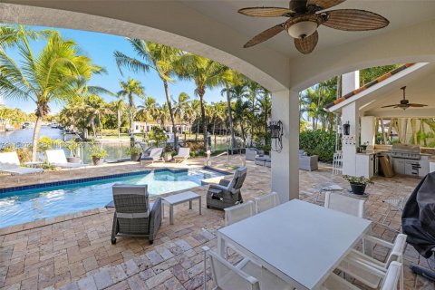 Casa en venta en North Miami, Florida, 6 dormitorios, 385.27 m2 № 2025097 - foto 15