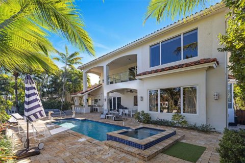 Casa en venta en North Miami, Florida, 6 dormitorios, 385.27 m2 № 2025097 - foto 19