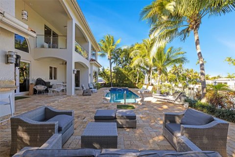 Casa en venta en North Miami, Florida, 6 dormitorios, 385.27 m2 № 2025097 - foto 10