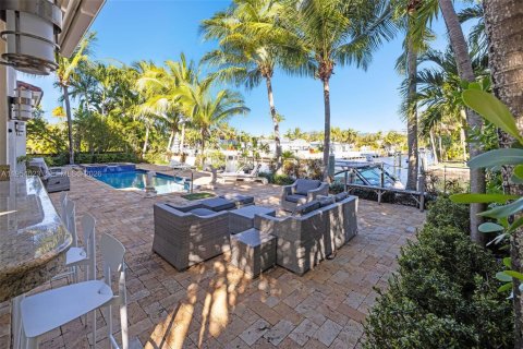 Casa en venta en North Miami, Florida, 6 dormitorios, 385.27 m2 № 2025097 - foto 8