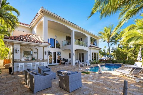 Casa en venta en North Miami, Florida, 6 dormitorios, 385.27 m2 № 2025097 - foto 11
