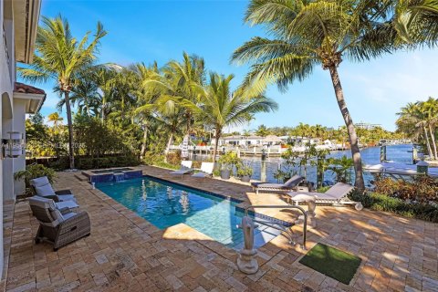 Casa en venta en North Miami, Florida, 6 dormitorios, 385.27 m2 № 2025097 - foto 14