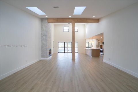 Villa ou maison à louer à Fort Myers, Floride: 3 chambres, 226.03 m2 № 1976615 - photo 7