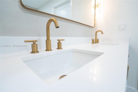 Villa ou maison à louer à Fort Myers, Floride: 3 chambres, 226.03 m2 № 1976615 - photo 26