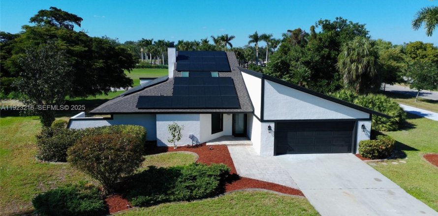 Villa ou maison à Fort Myers, Floride 3 chambres, 226.03 m2 № 1976615