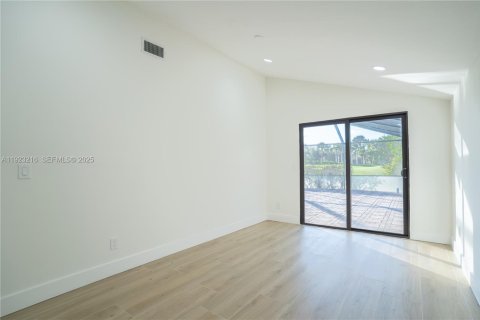 Villa ou maison à louer à Fort Myers, Floride: 3 chambres, 226.03 m2 № 1976615 - photo 29