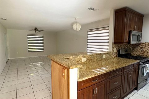 Condo in Sarasota, Florida, 2 bedrooms  № 1893853 - photo 5