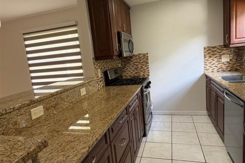 Condo in Sarasota, Florida, 2 bedrooms  № 1893853 - photo 2