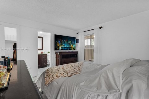 Купить кондоминиум в Хайалиа, Флорида 2 спальни, 86.03м2, № 2085401 - фото 11
