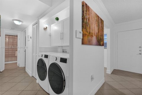 Купить кондоминиум в Хайалиа, Флорида 2 спальни, 86.03м2, № 2085401 - фото 24