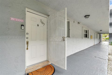 Купить кондоминиум в Хайалиа, Флорида 2 спальни, 86.03м2, № 2085401 - фото 25