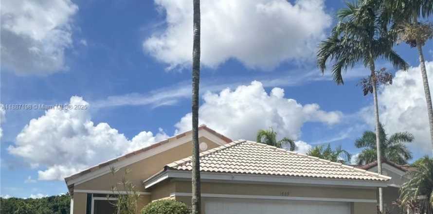 Дом в Уэстон, Флорида 3 спальни, 125.7м2 № 1941506