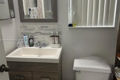 Снять в аренду виллу или дом в Уэстон, Флорида 3 спальни, 125.7м2, № 1941506 - фото 13