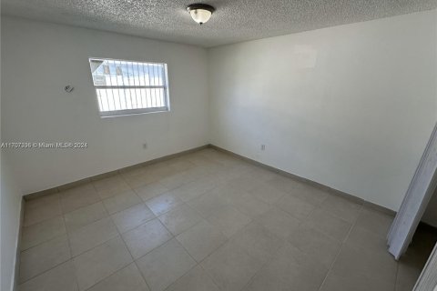 Villa ou maison à louer à Florida City, Floride: 2 chambres, 74.32 m2 № 1935344 - photo 3