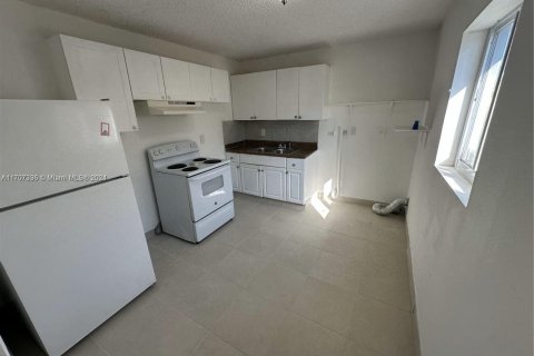 Villa ou maison à louer à Florida City, Floride: 2 chambres, 74.32 m2 № 1935344 - photo 1