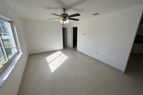 Villa ou maison à louer à Florida City, Floride: 2 chambres, 74.32 m2 № 1935344 - photo 5