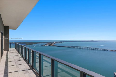 Condo in Miami, Florida, 3 bedrooms  № 2009747 - photo 26