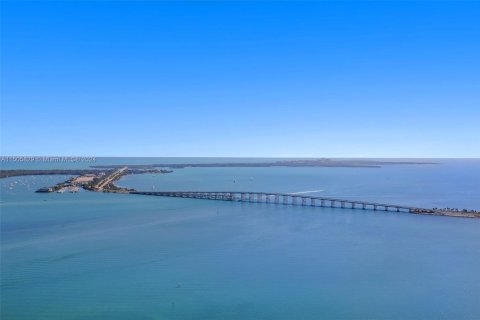 Condo in Miami, Florida, 3 bedrooms  № 2009747 - photo 20